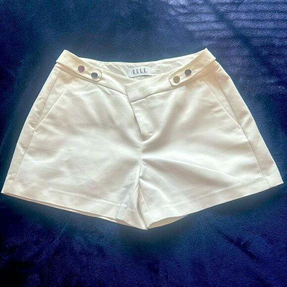 Elle Pants - Women’s Elle Casual White Shorts Size 2